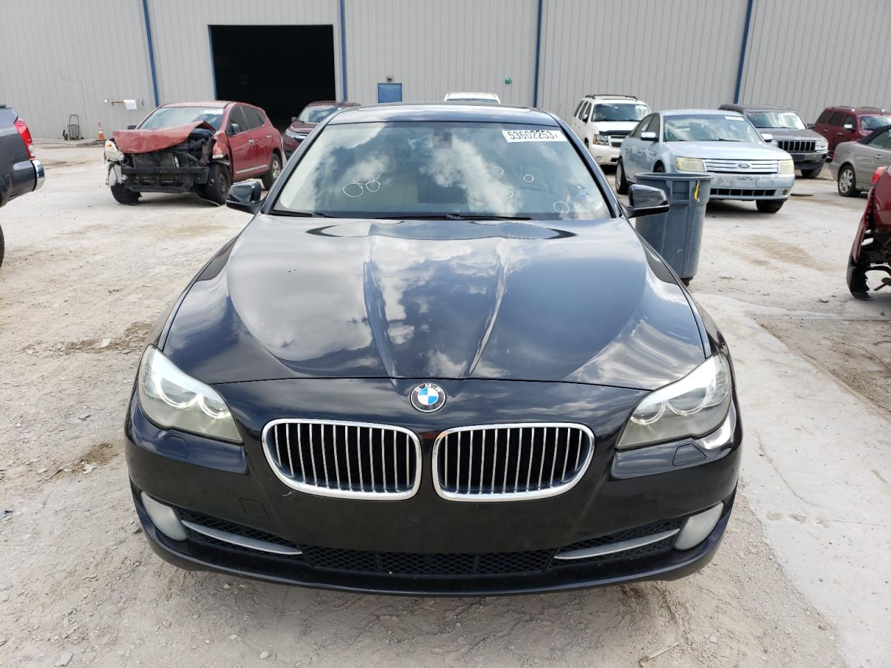 Photo 4 VIN: WBAXG5C5XCDW24414 - BMW 5 SERIES 