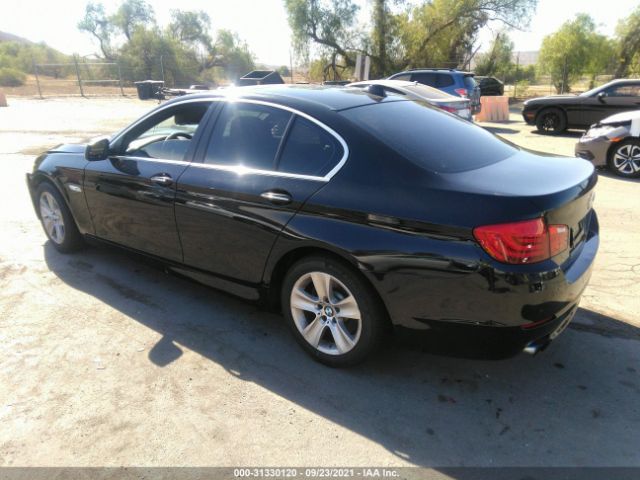 Photo 2 VIN: WBAXG5C5XCDW66100 - BMW 5 