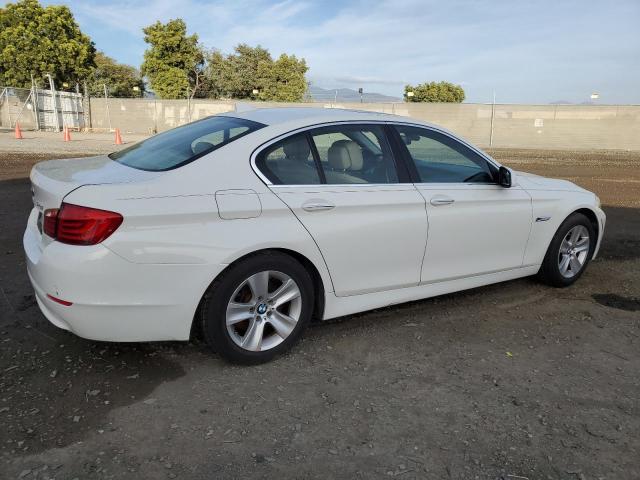 Photo 2 VIN: WBAXG5C5XCDW92101 - BMW 5 SERIES 