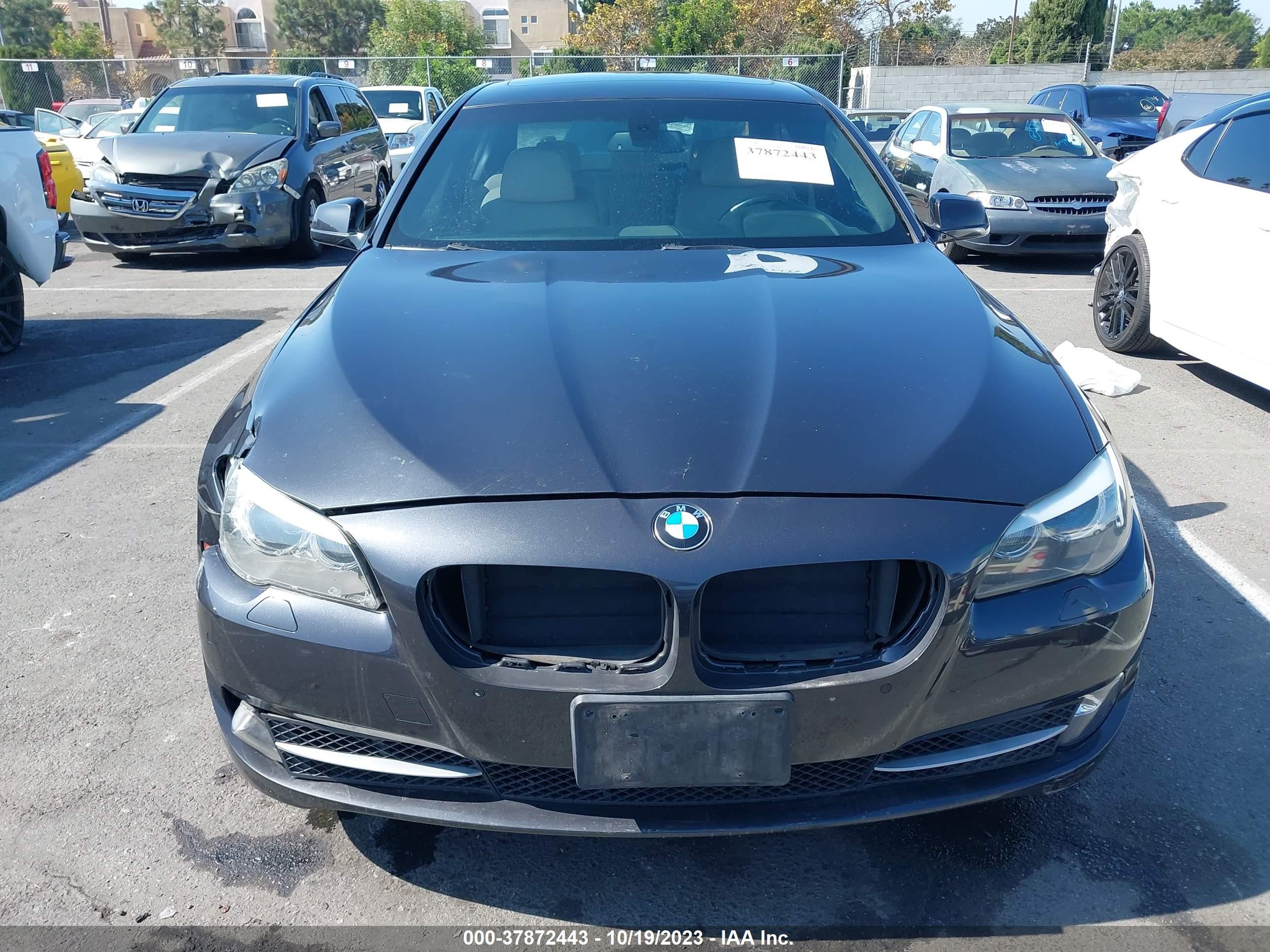 Photo 11 VIN: WBAXG5C5XCDX04084 - BMW 5ER 