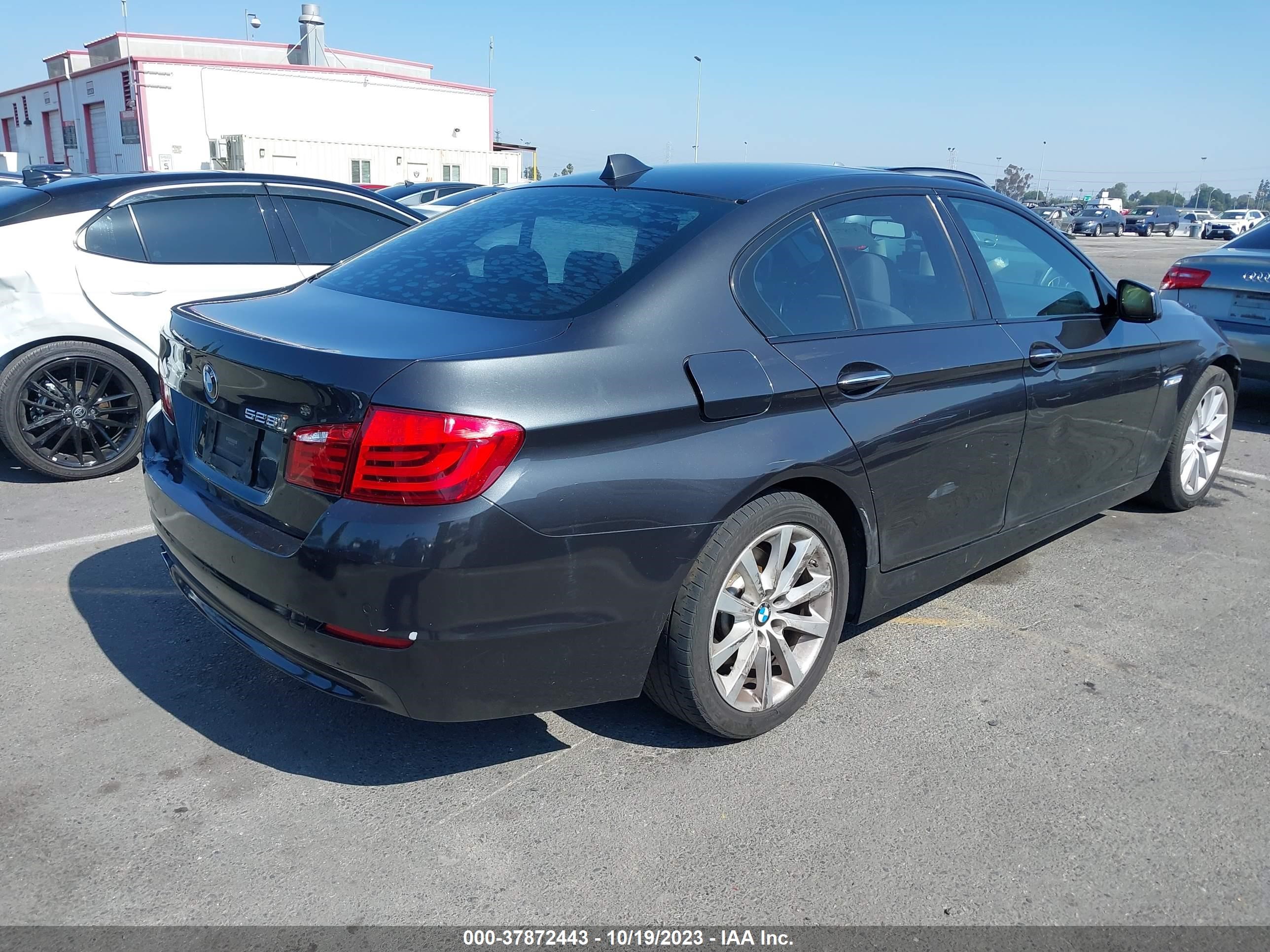 Photo 3 VIN: WBAXG5C5XCDX04084 - BMW 5ER 