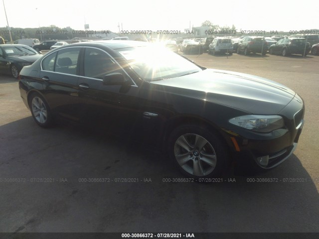 Photo 0 VIN: WBAXH5C50CDW03181 - BMW 5 