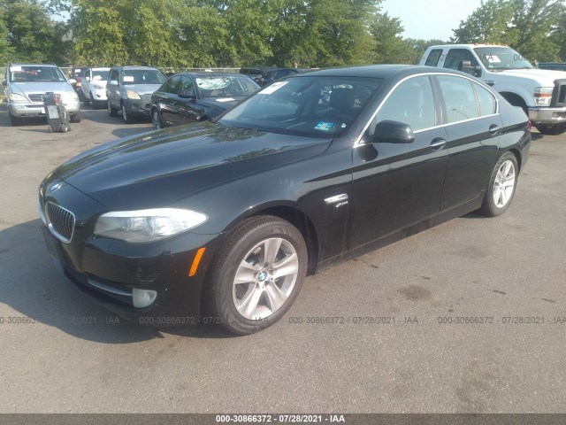 Photo 1 VIN: WBAXH5C50CDW03181 - BMW 5 