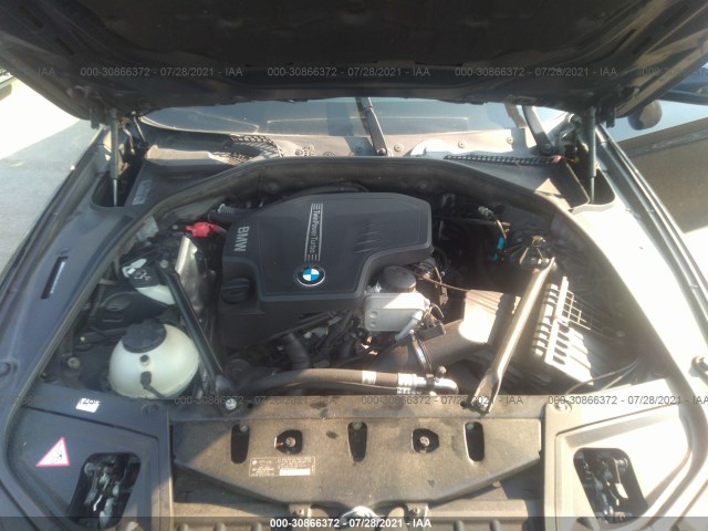 Photo 9 VIN: WBAXH5C50CDW03181 - BMW 5 