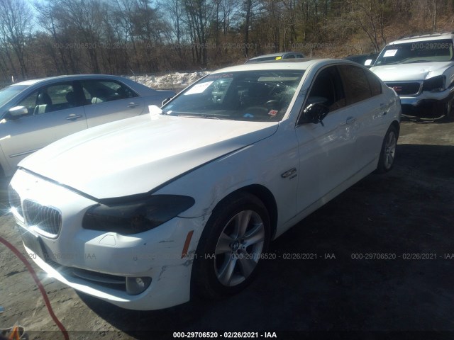 Photo 1 VIN: WBAXH5C50CDW06808 - BMW 5 