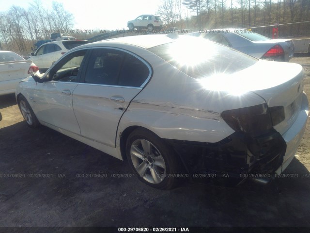 Photo 2 VIN: WBAXH5C50CDW06808 - BMW 5 