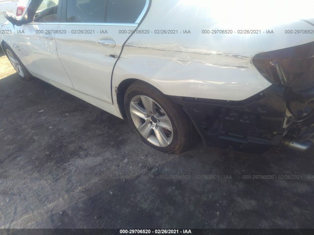 Photo 5 VIN: WBAXH5C50CDW06808 - BMW 5 