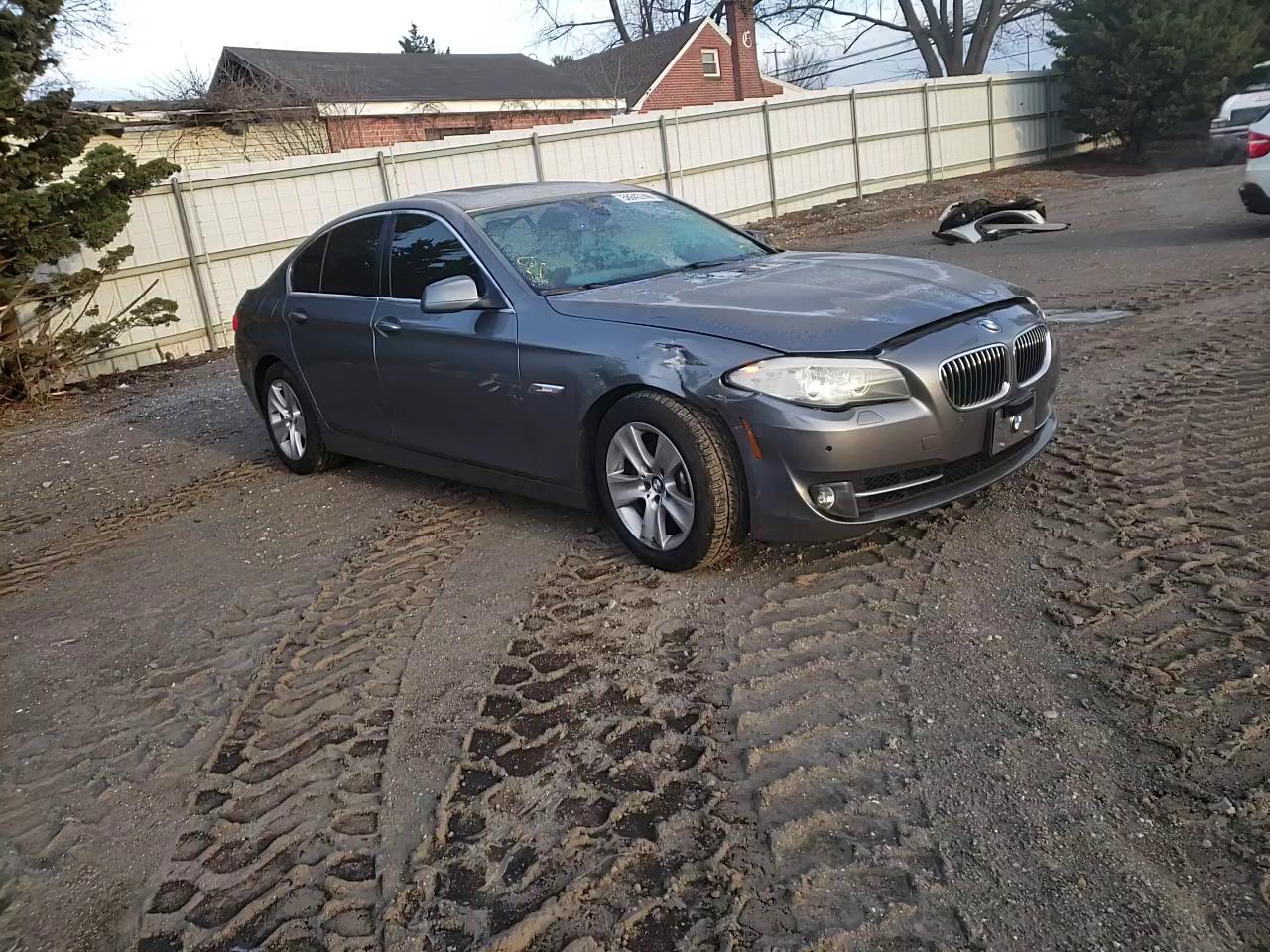 Photo 10 VIN: WBAXH5C50DDW12898 - BMW 528XI 