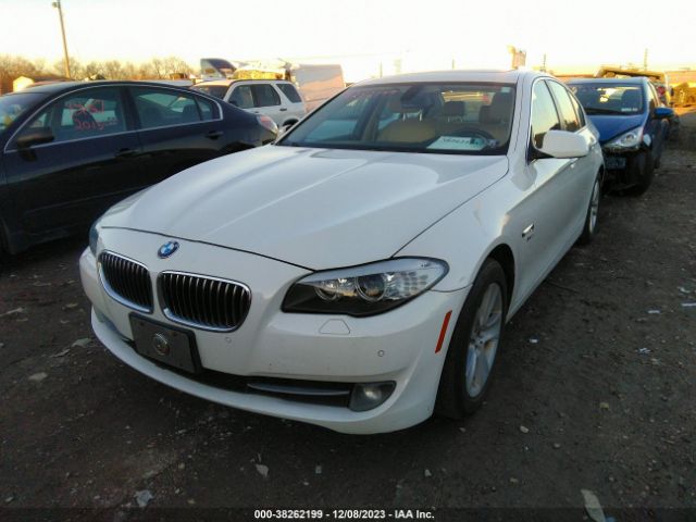 Photo 1 VIN: WBAXH5C51CDW07143 - BMW 528I 