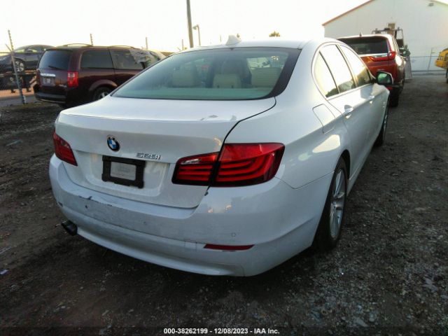 Photo 3 VIN: WBAXH5C51CDW07143 - BMW 528I 