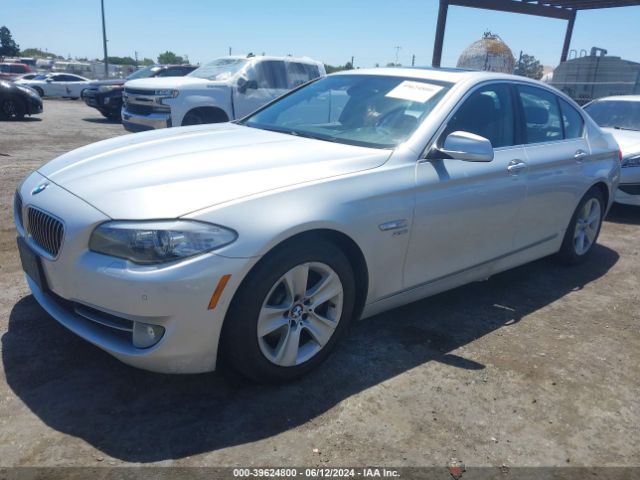 Photo 1 VIN: WBAXH5C51CDW10818 - BMW 528XI 