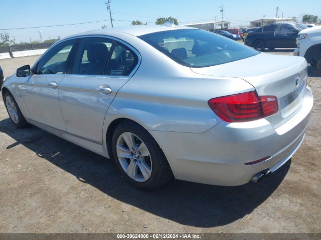 Photo 2 VIN: WBAXH5C51CDW10818 - BMW 528XI 