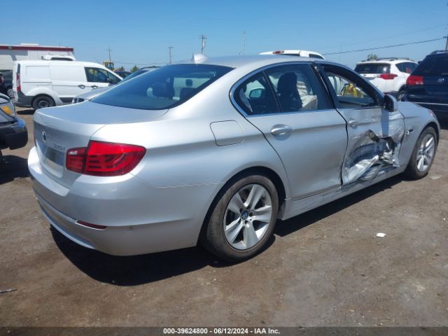 Photo 3 VIN: WBAXH5C51CDW10818 - BMW 528XI 