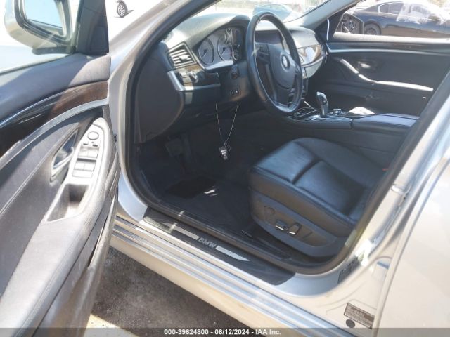 Photo 4 VIN: WBAXH5C51CDW10818 - BMW 528XI 