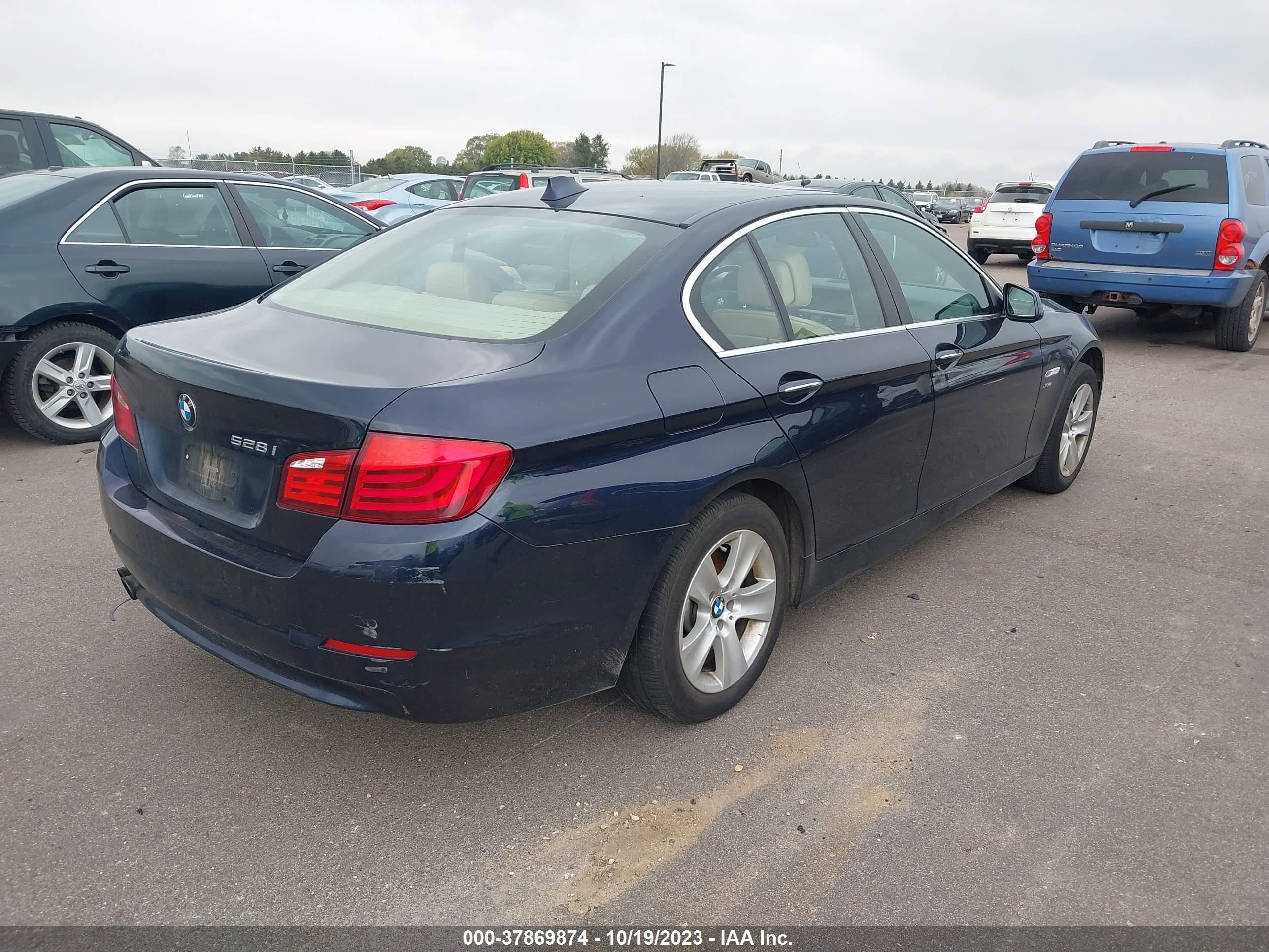 Photo 3 VIN: WBAXH5C53CDW07483 - BMW 5ER 