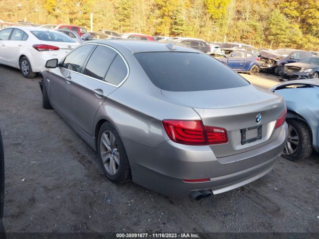 Photo 2 VIN: WBAXH5C53CDW09038 - BMW 528I 