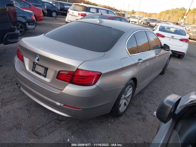 Photo 3 VIN: WBAXH5C53CDW09038 - BMW 528I 