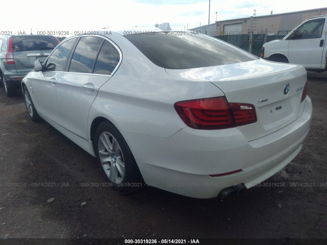 Photo 2 VIN: WBAXH5C54CDW11283 - BMW 5 