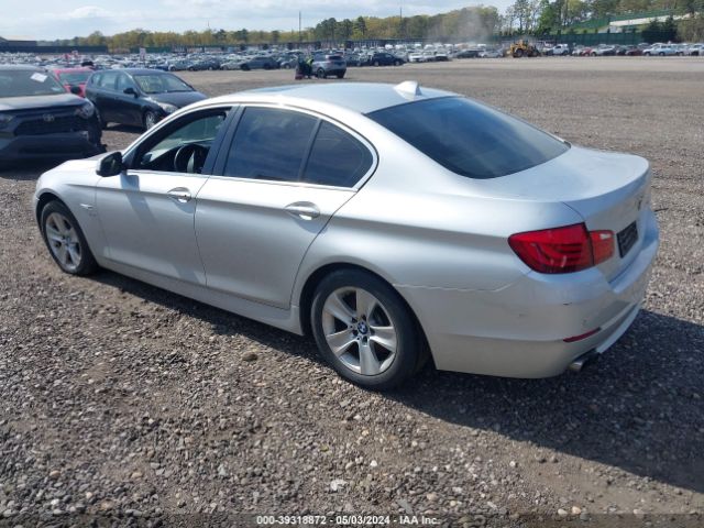 Photo 2 VIN: WBAXH5C54CDW11333 - BMW 528I 