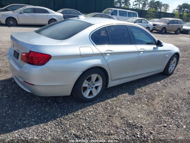 Photo 3 VIN: WBAXH5C54CDW11333 - BMW 528I 