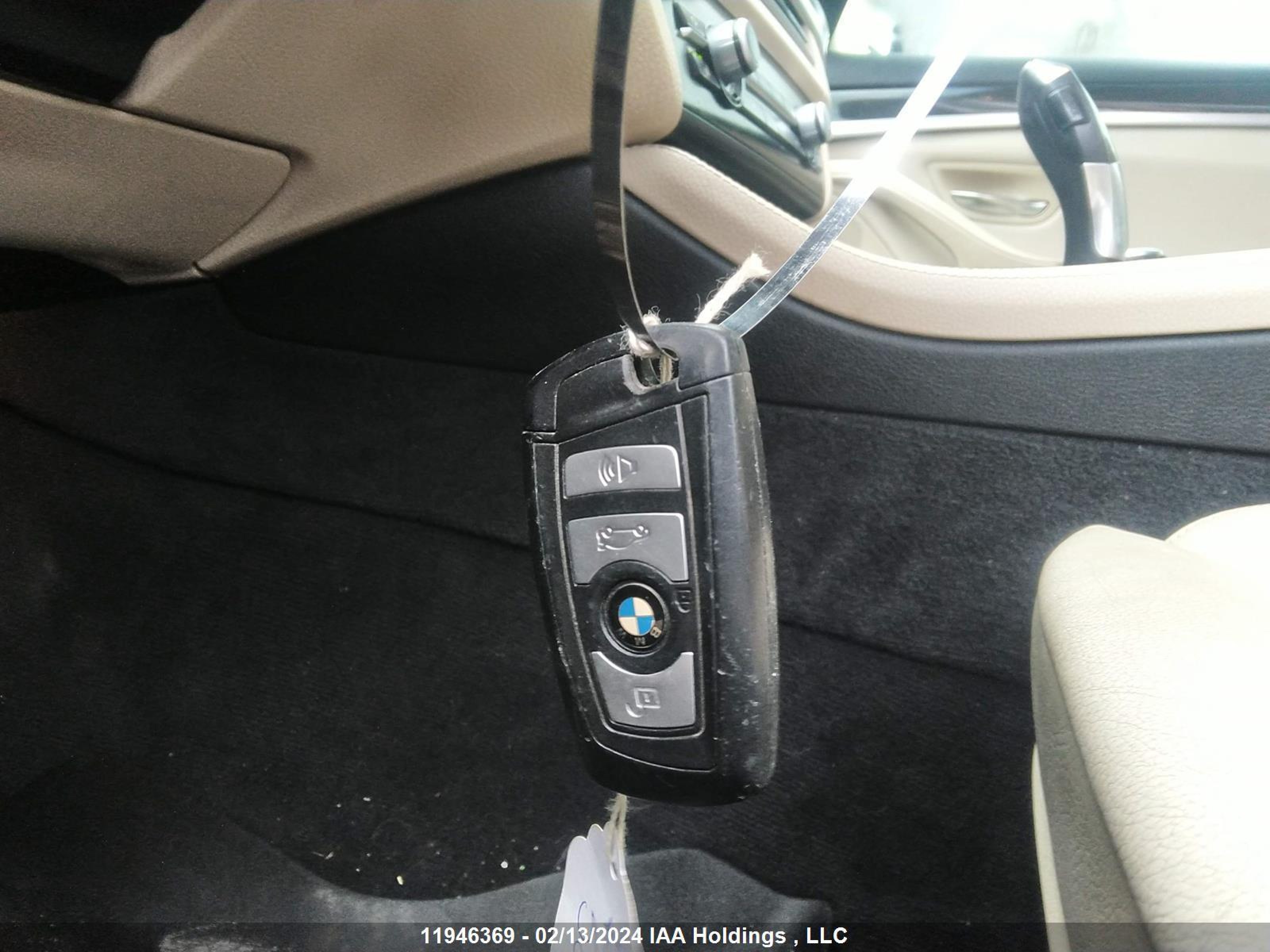 Photo 10 VIN: WBAXH5C55CDW03046 - BMW 5ER 