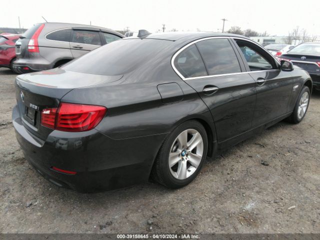 Photo 3 VIN: WBAXH5C55CDW06917 - BMW 528I 