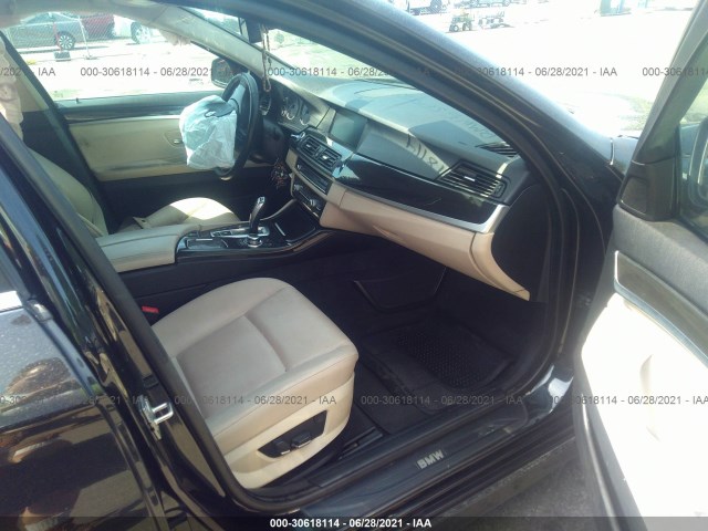 Photo 4 VIN: WBAXH5C55CDW09588 - BMW 5 