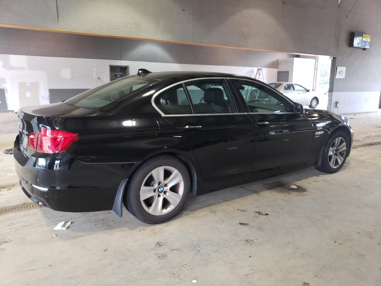 Photo 2 VIN: WBAXH5C56CDW02049 - BMW 5ER 