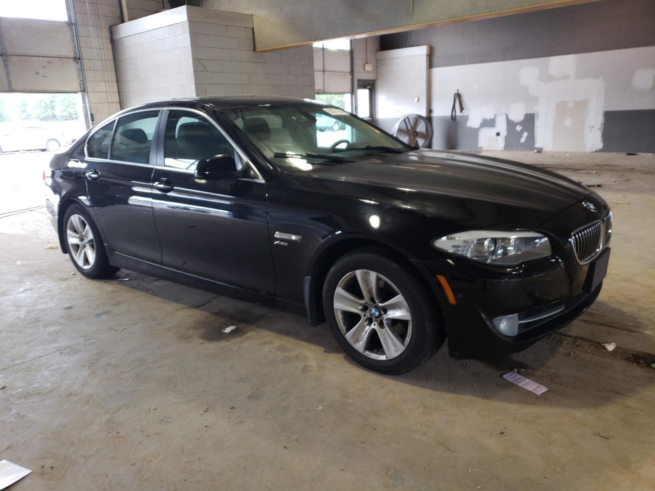 Photo 3 VIN: WBAXH5C56CDW02049 - BMW 5ER 