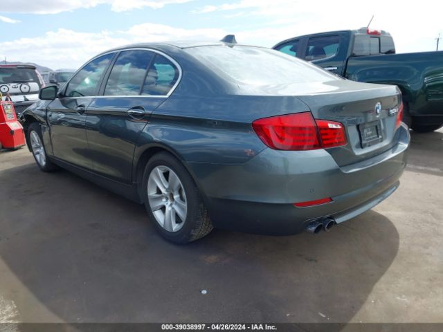 Photo 2 VIN: WBAXH5C57CDW03632 - BMW 528 