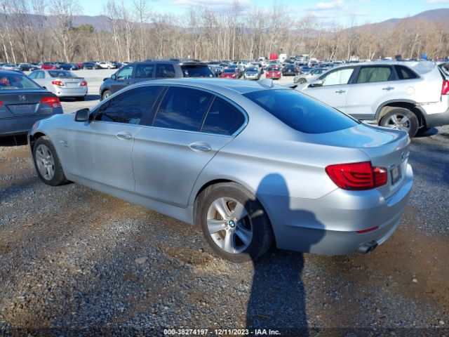 Photo 2 VIN: WBAXH5C57CDW04182 - BMW 5 SERIES 