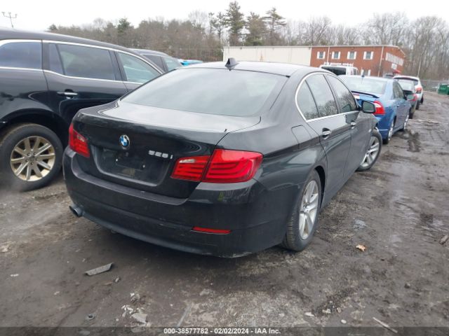 Photo 3 VIN: WBAXH5C59CC594986 - BMW 528I 