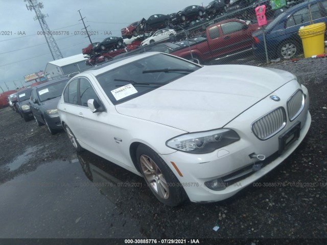 Photo 0 VIN: WBAXH5C59CDW09769 - BMW 5 