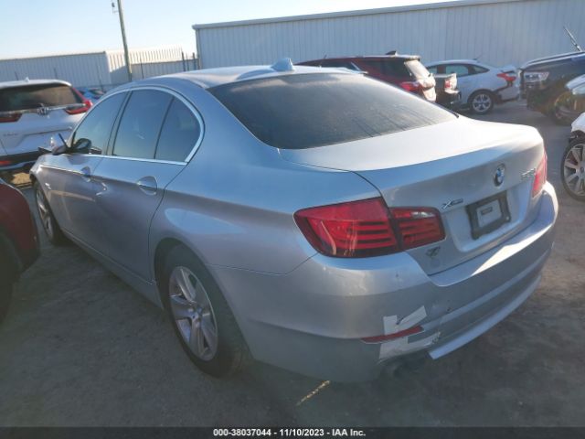 Photo 2 VIN: WBAXH5C59DDW15234 - BMW 528 