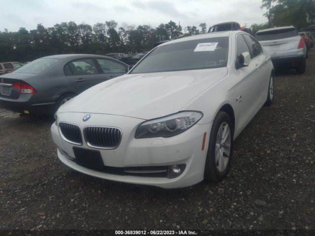 Photo 1 VIN: WBAXH5C5XCDW03852 - BMW 528I 