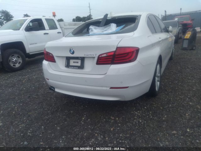 Photo 3 VIN: WBAXH5C5XCDW03852 - BMW 528I 