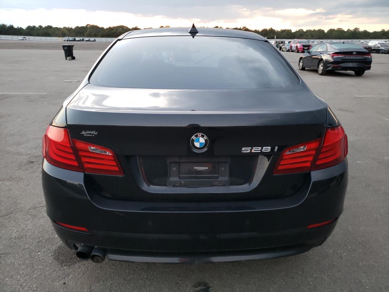 Photo 5 VIN: WBAXH5C5XCDW03950 - BMW 5ER 