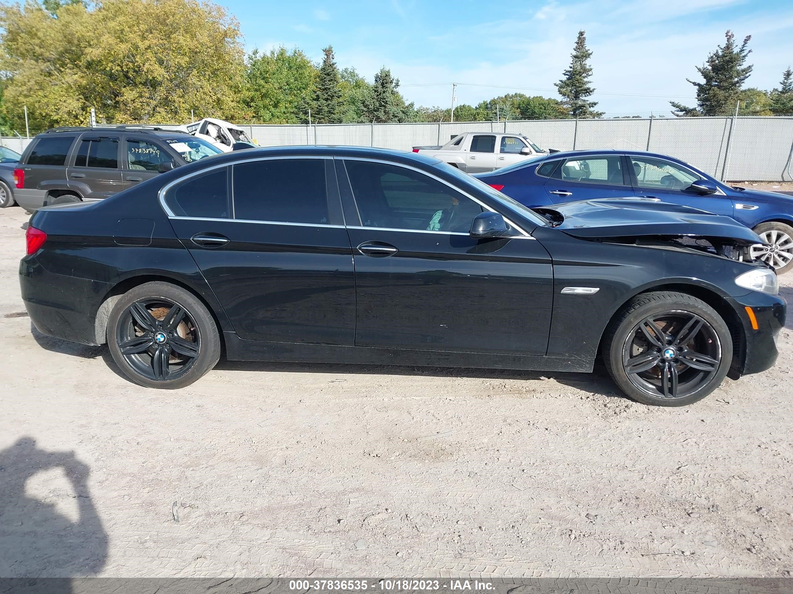 Photo 12 VIN: WBAXH5C5XCDW04872 - BMW 5ER 