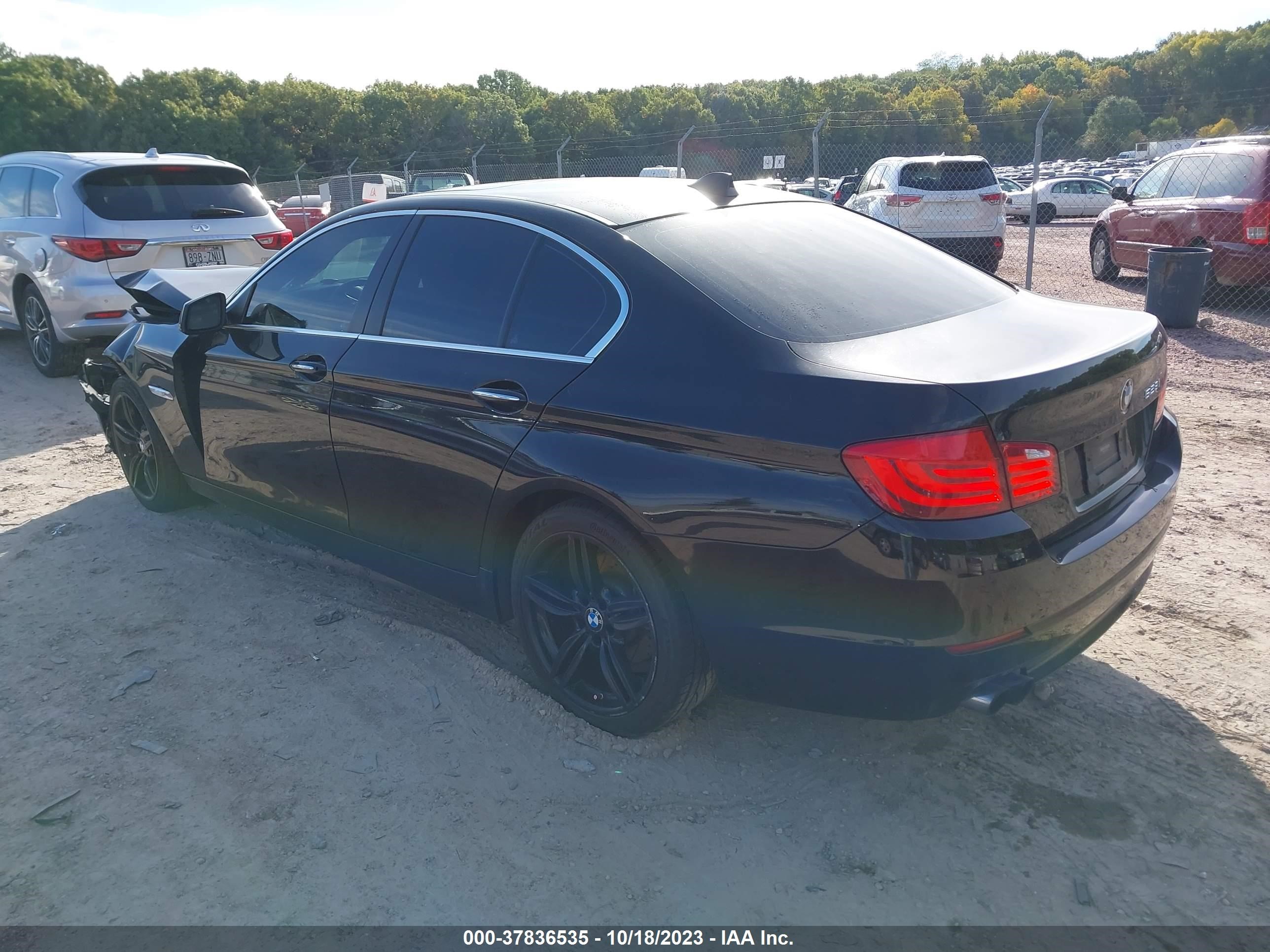 Photo 2 VIN: WBAXH5C5XCDW04872 - BMW 5ER 