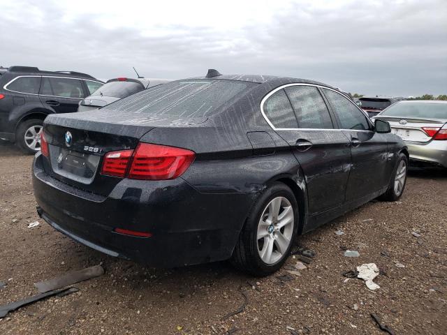 Photo 2 VIN: WBAXH5C5XCDW05570 - BMW 528 XI 