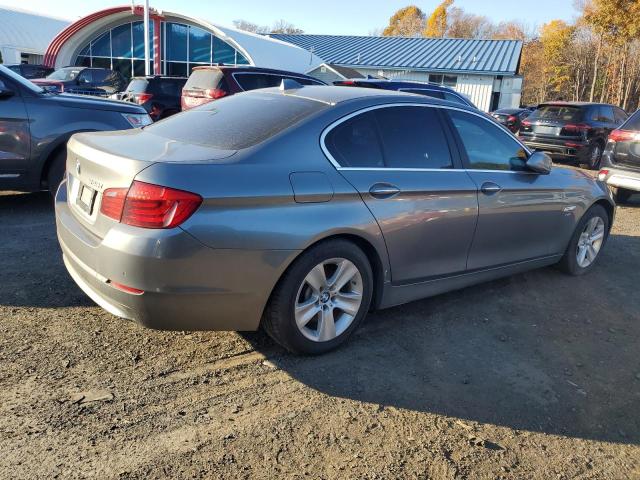 Photo 2 VIN: WBAXH5C5XCDW07173 - BMW 528 XI 