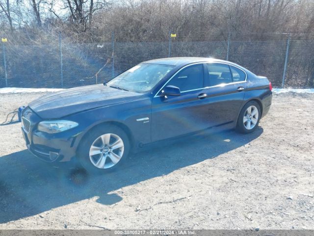 Photo 1 VIN: WBAXH5C5XCDW07238 - BMW 528 