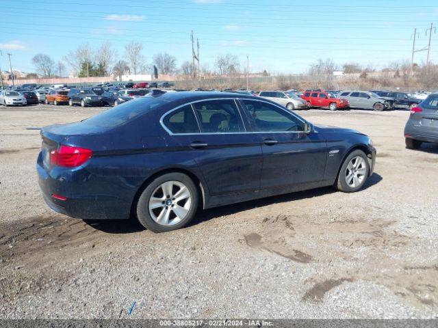 Photo 3 VIN: WBAXH5C5XCDW07238 - BMW 528 