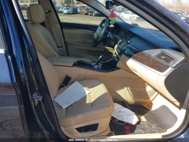 Photo 4 VIN: WBAXH5C5XCDW07238 - BMW 528 