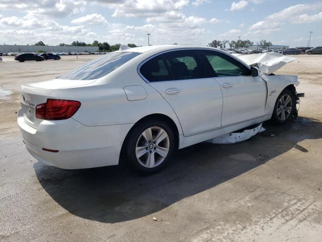 Photo 2 VIN: WBAXH5C5XCDW07609 - BMW 528 XI 