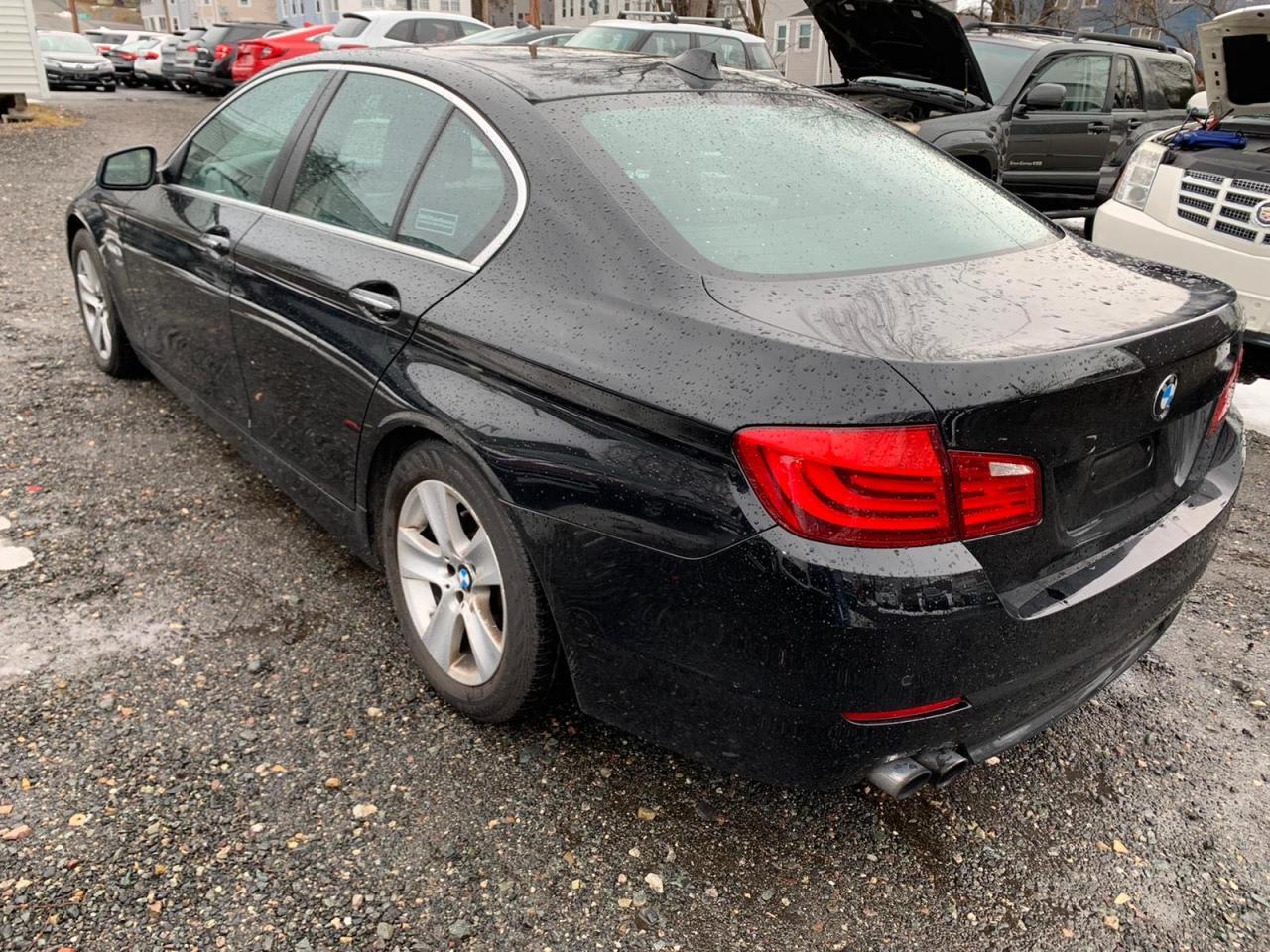 Photo 2 VIN: WBAXH5C5XCDW08307 - BMW 528 XI 