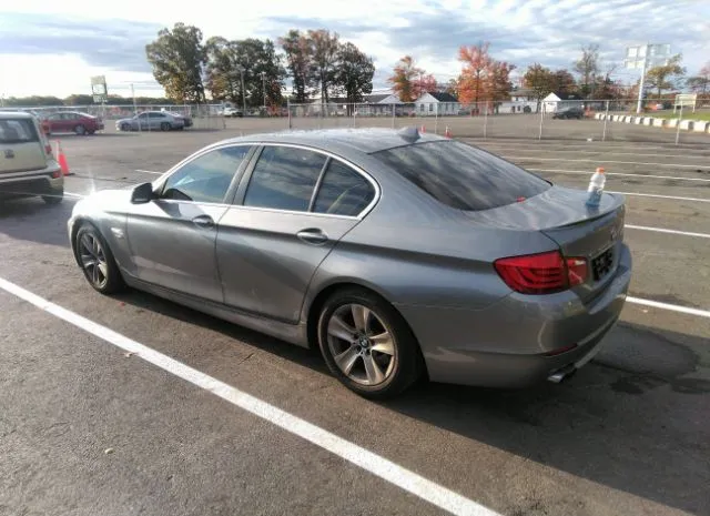 Photo 2 VIN: WBAXH5C5XCDW08310 - BMW 5 SERIES 