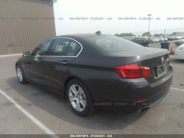 Photo 2 VIN: WBAXH5C5XCDW09957 - BMW 528I 