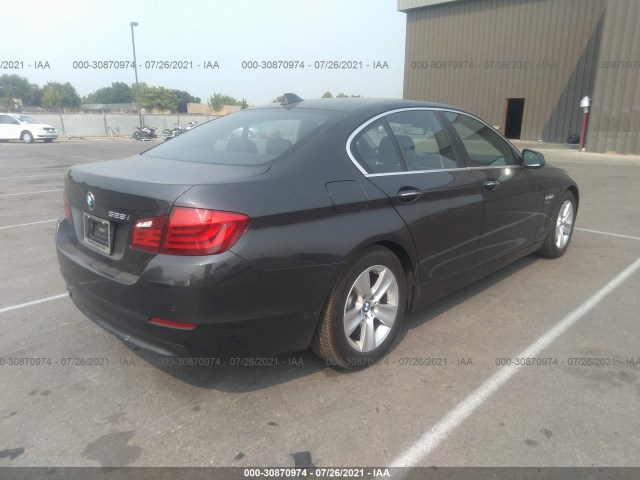 Photo 3 VIN: WBAXH5C5XCDW09957 - BMW 528I 