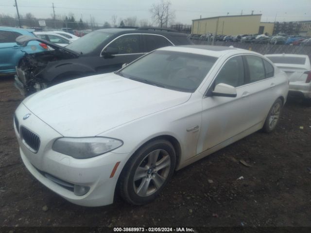 Photo 1 VIN: WBAXH5C5XCDW11272 - BMW 528I 